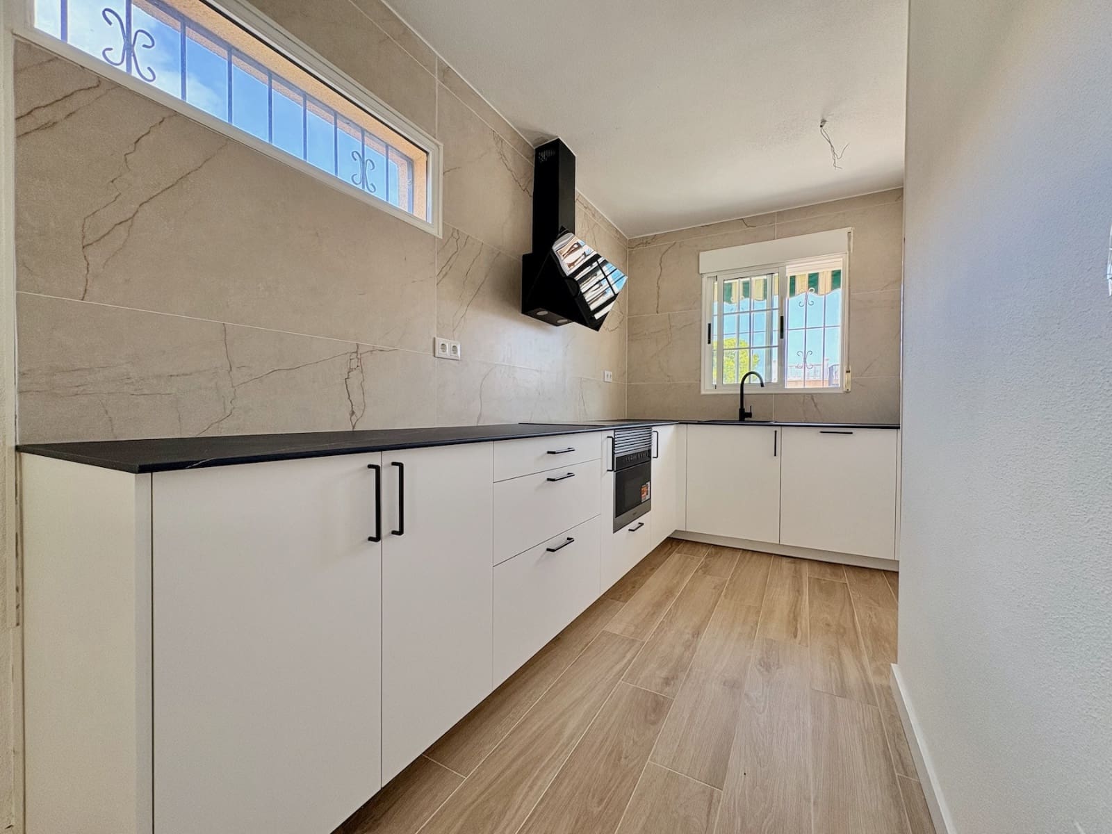 4 chambre Maison de Ville à vendre à Orihuela avec piscine - 270 000 € (Ref: 9999054)