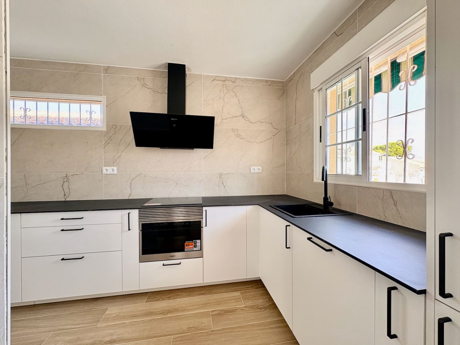 4 chambre Maison de Ville à vendre à Orihuela avec piscine - 270 000 € (Ref: 9999054)
