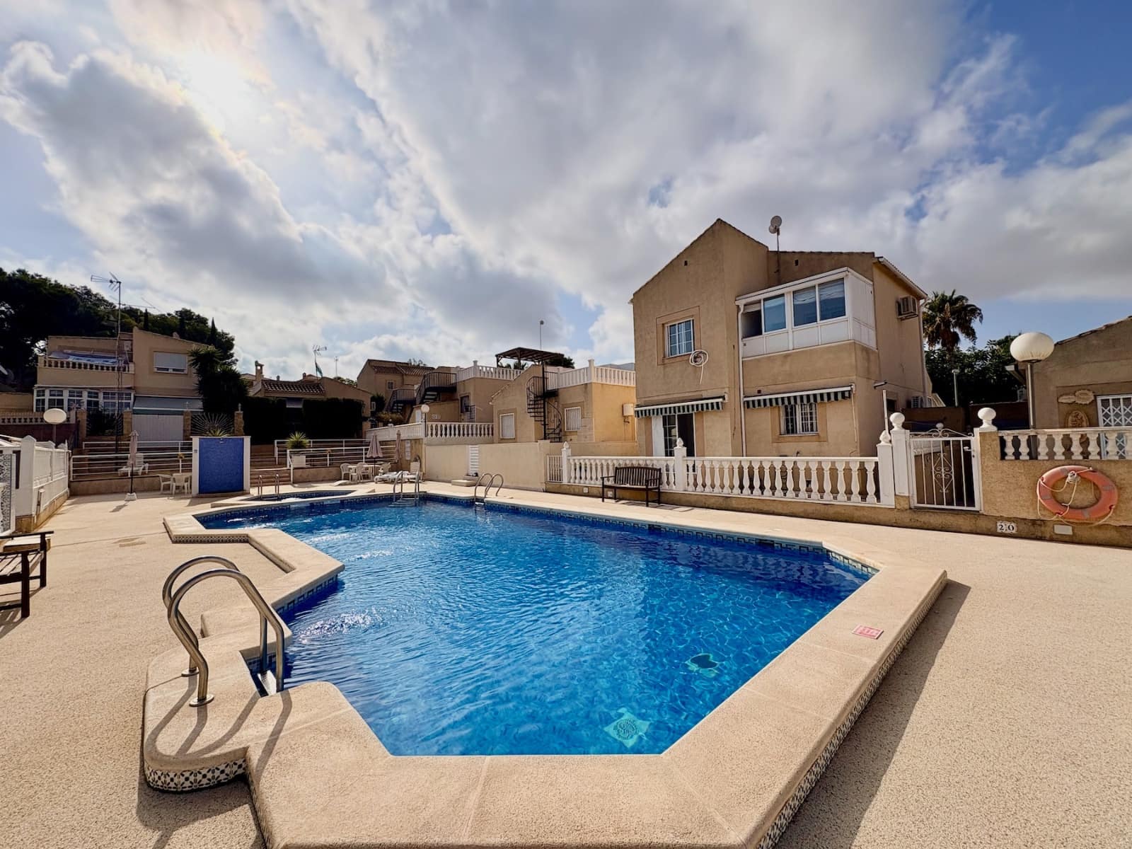 4 chambre Maison de Ville à vendre à Orihuela avec piscine - 270 000 € (Ref: 9999054)