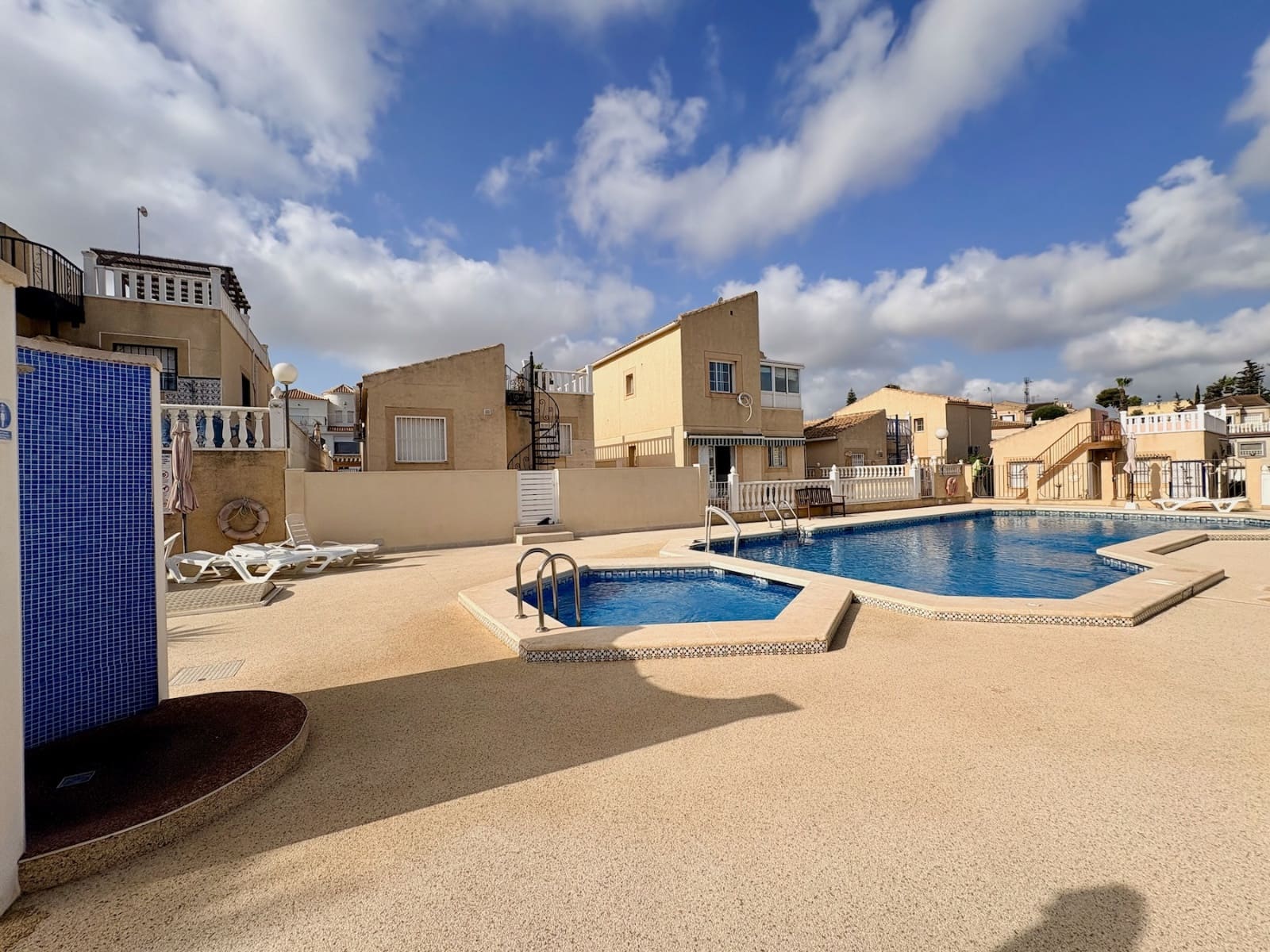 4 chambre Maison de Ville à vendre à Orihuela avec piscine - 270 000 € (Ref: 9999054)