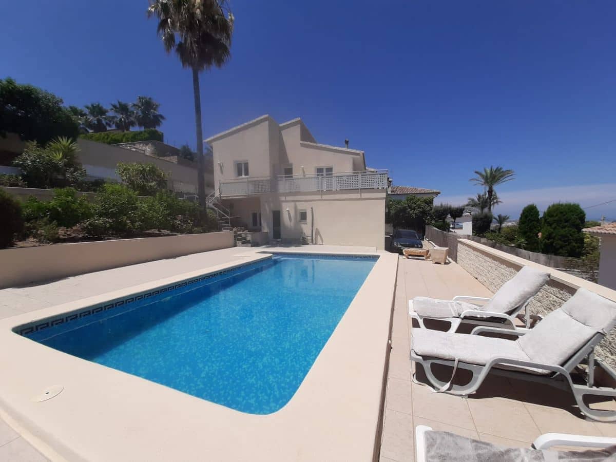 4 soveværelse Villa til salg i Denia med swimmingpool - € 650.000 (Ref: 8394652)