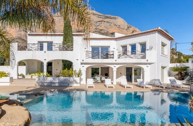 5 bedroom Villa for sale in Partida Tosal - Zona del Castellans, Javea / Xàbia with pool - € 1,695,000 (Ref: 8781107)