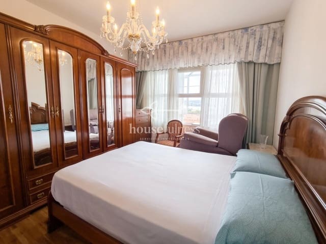 Piso de 4 habitaciones en Ferrol en venta con garaje - 220.000 € (Ref: 10000193)