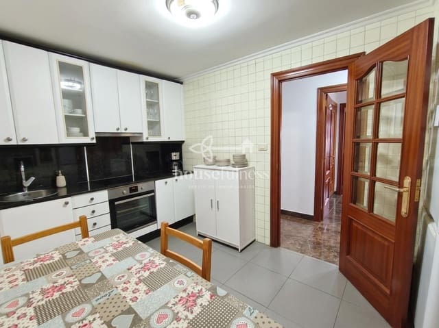 Piso de 4 habitaciones en Ferrol en venta con garaje - 220.000 € (Ref: 10000193)