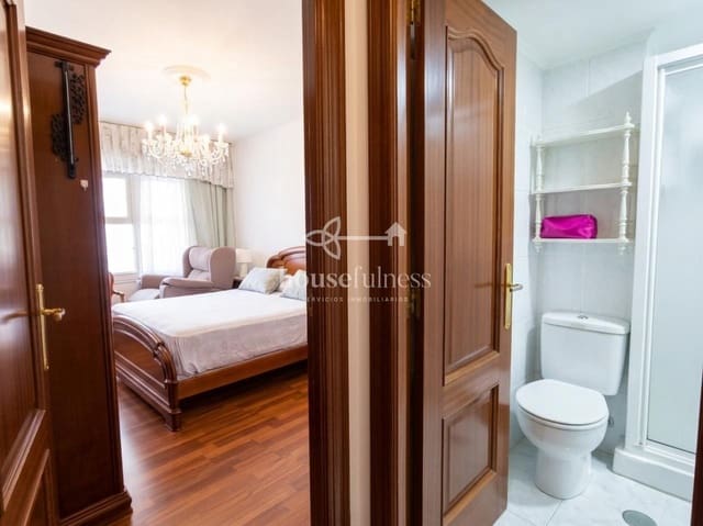 Piso de 4 habitaciones en Ferrol en venta con garaje - 220.000 € (Ref: 10000193)