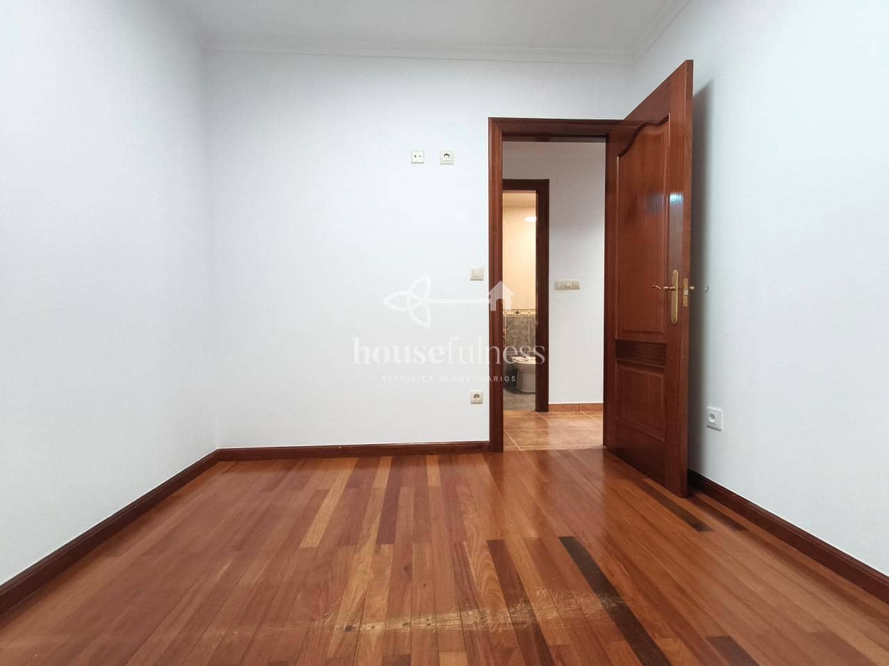 Piso de 2 habitaciones en Narón en alquiler - 650 € (Ref: 10017071)