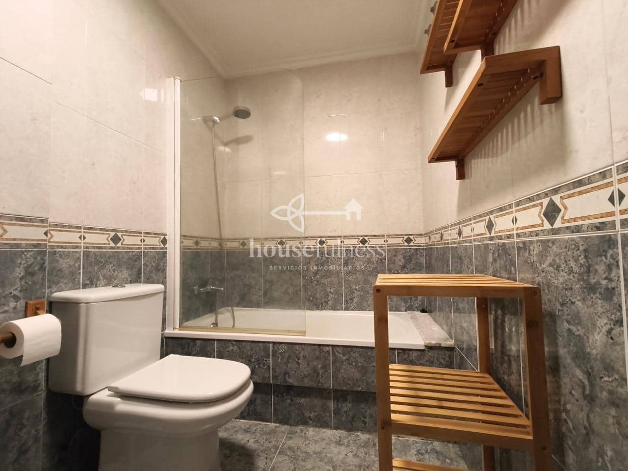 Piso de 2 habitaciones en Narón en alquiler - 650 € (Ref: 10017071)