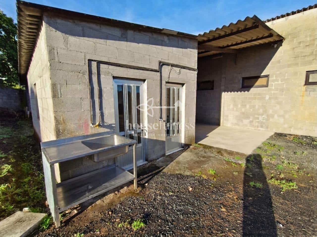 Commerciale in vendita in Fene - 270.000 € (Rif: 10030092)