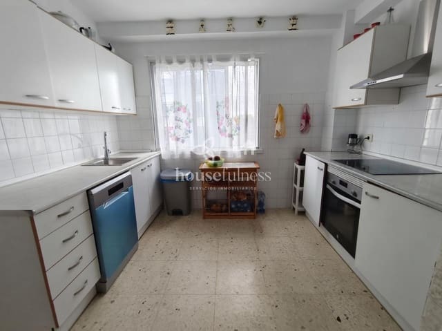 4 sypialnia Mieszkanie na sprzedaż w Ferrol z garażem - 119 000 € (Ref: 10037891)
