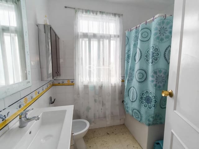4 sypialnia Mieszkanie na sprzedaż w Ferrol z garażem - 119 000 € (Ref: 10037891)