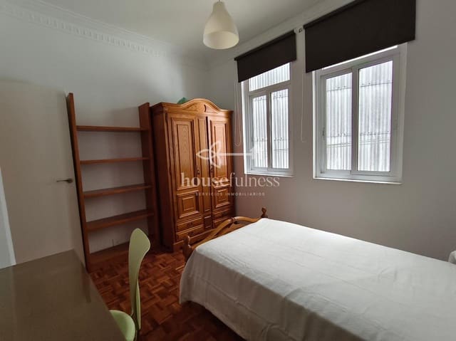 4 soverom Leilighet til leie i Ferrol - € 700 (Ref: 10042531)