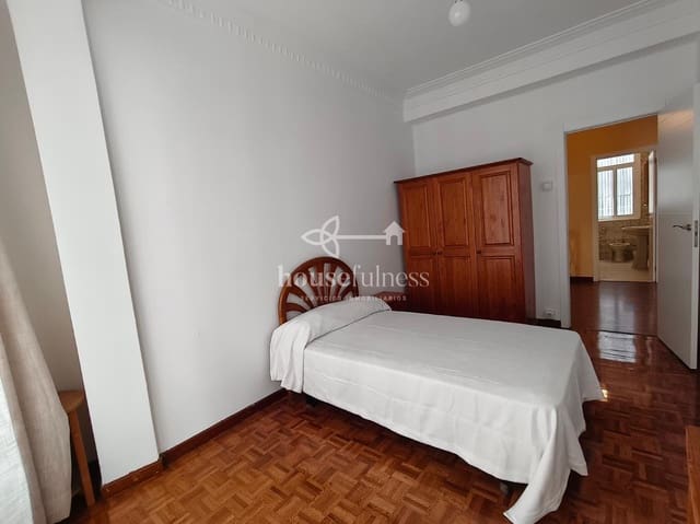 4 soverom Leilighet til leie i Ferrol - € 700 (Ref: 10042531)