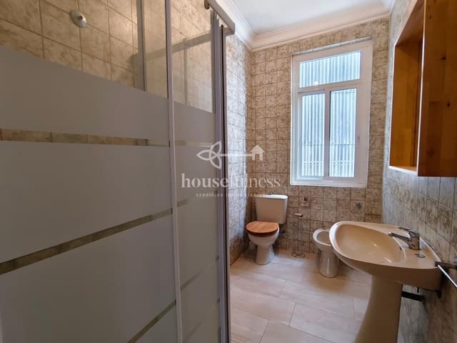 4 soverom Leilighet til leie i Ferrol - € 700 (Ref: 10042531)