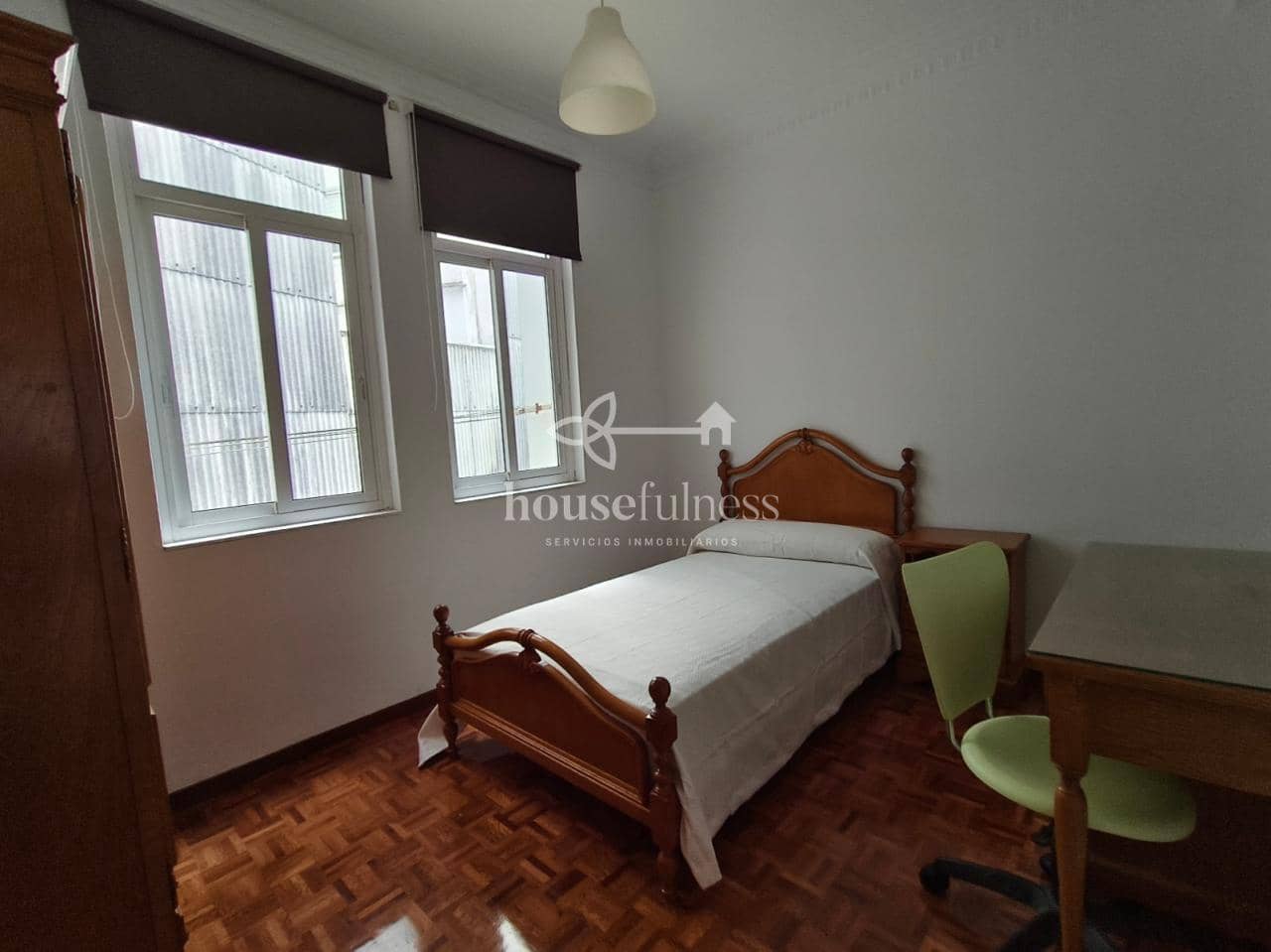 4 soveværelse Lejlighed til leje i Ferrol - € 700 (Ref: 10042531)