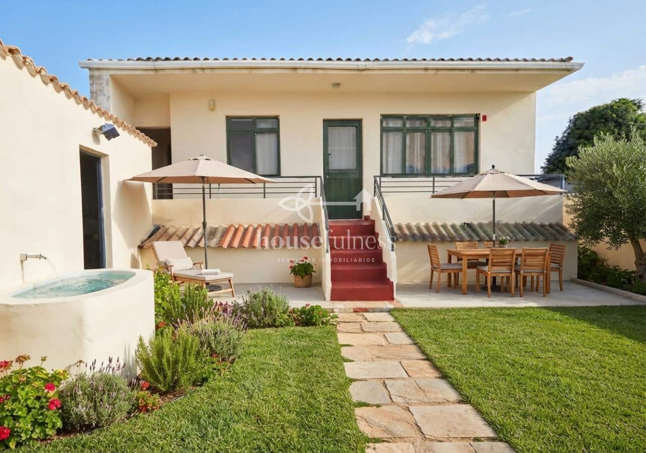 5 bedroom Townhouse for sale in Ferrol - € 325,000 (Ref: 10049966)