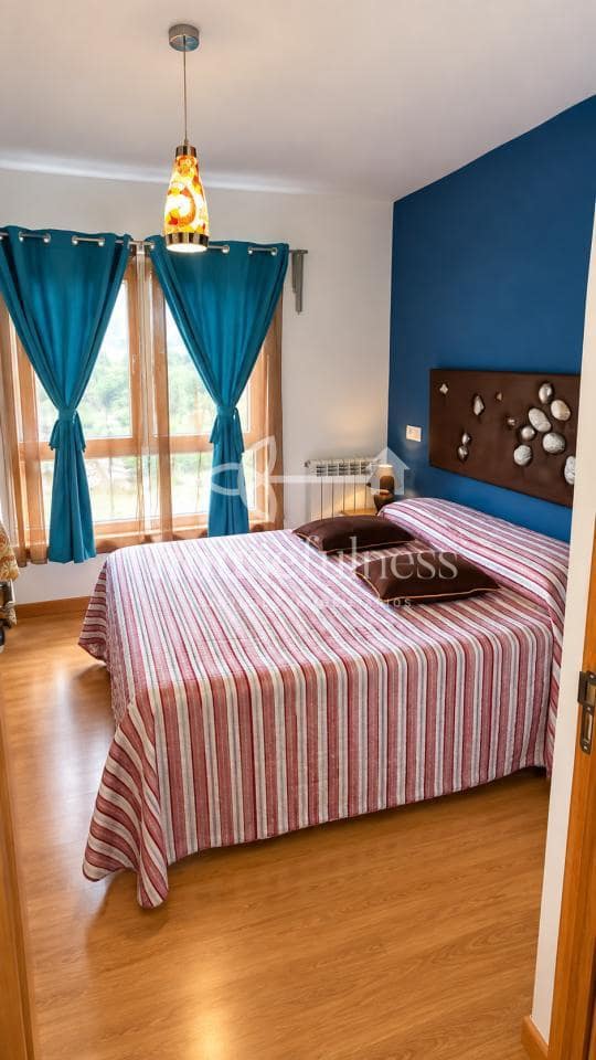 5 soverom Villa til salgs i Ferrol med garasje - € 540 (Ref: 10057933)