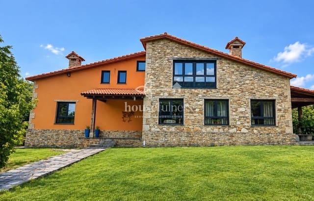 5 soverom Villa til salgs i Ferrol med garasje - € 540 (Ref: 10057933)