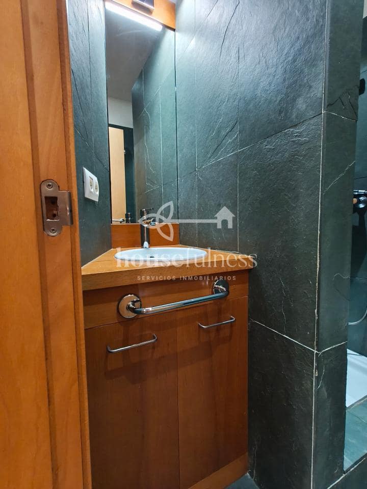 Piso de 2 habitaciones en Ferrol en alquiler - 750 € (Ref: 10080499)