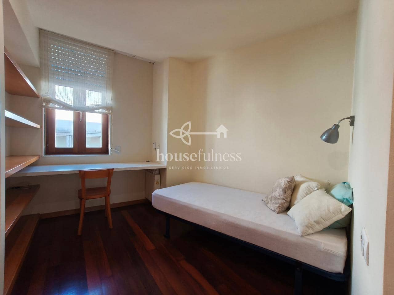 Piso de 2 habitaciones en Ferrol en alquiler - 750 € (Ref: 10080499)