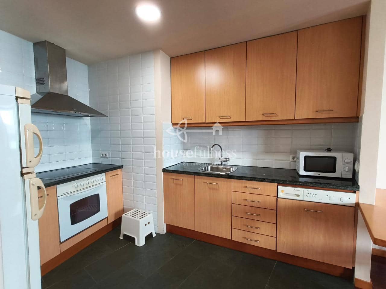 Piso de 2 habitaciones en Ferrol en alquiler - 750 € (Ref: 10080499)