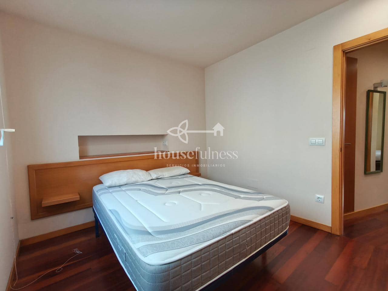 Piso de 2 habitaciones en Ferrol en alquiler - 750 € (Ref: 10080499)