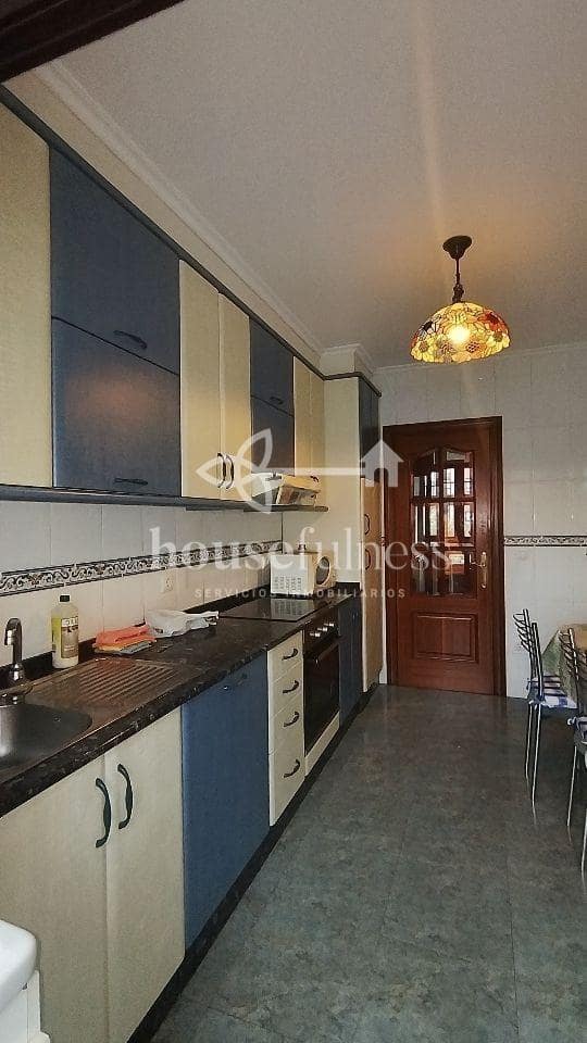 4 camera da letto Appartamento da affittare in Ferrol con garage - 750 € (Rif: 10135688)