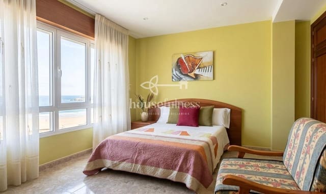 4 makuuhuone Ranta-asunto vuokrattavana paikassa Valdoviño - 6 000 € (Ref: 10141709)