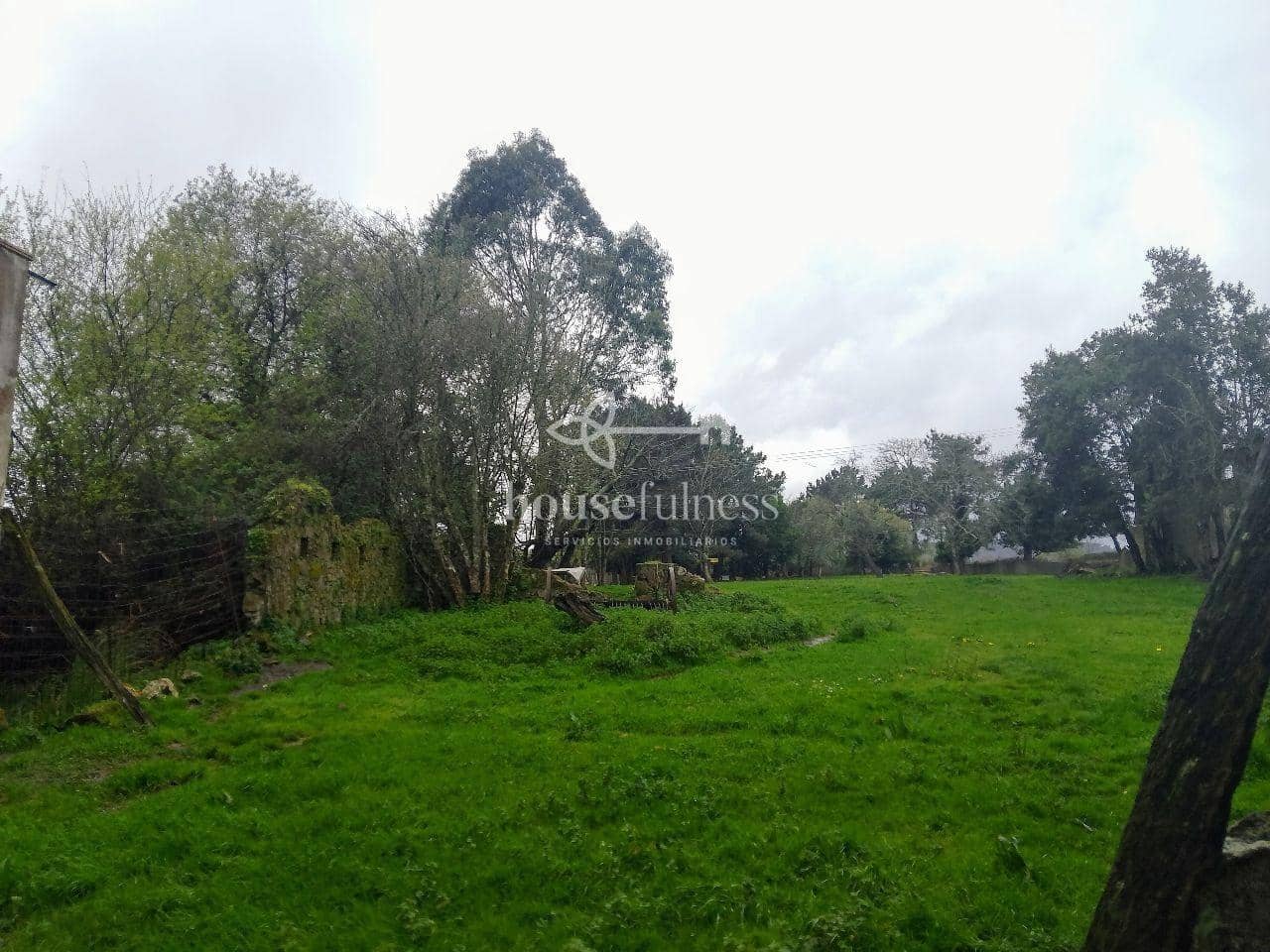 Ubebygd land til salgs i Ferrol - € 200 000 (Ref: 10145711)