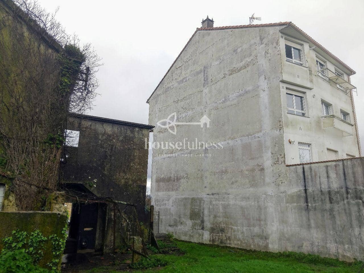 Ubebygd land til salgs i Ferrol - € 200 000 (Ref: 10145711)