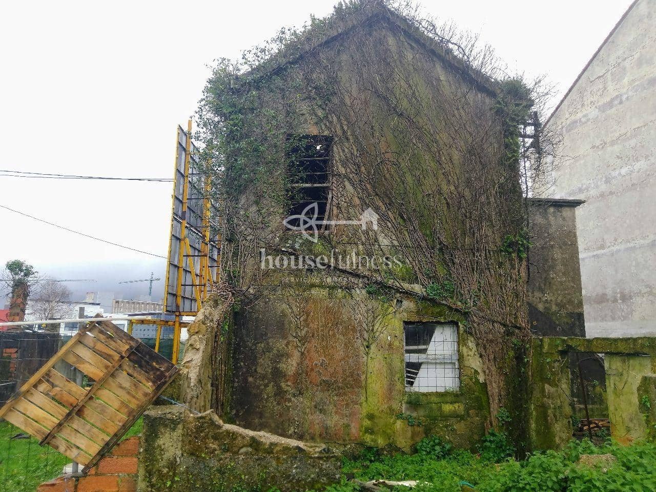 Ubebygd land til salgs i Ferrol - € 200 000 (Ref: 10145711)