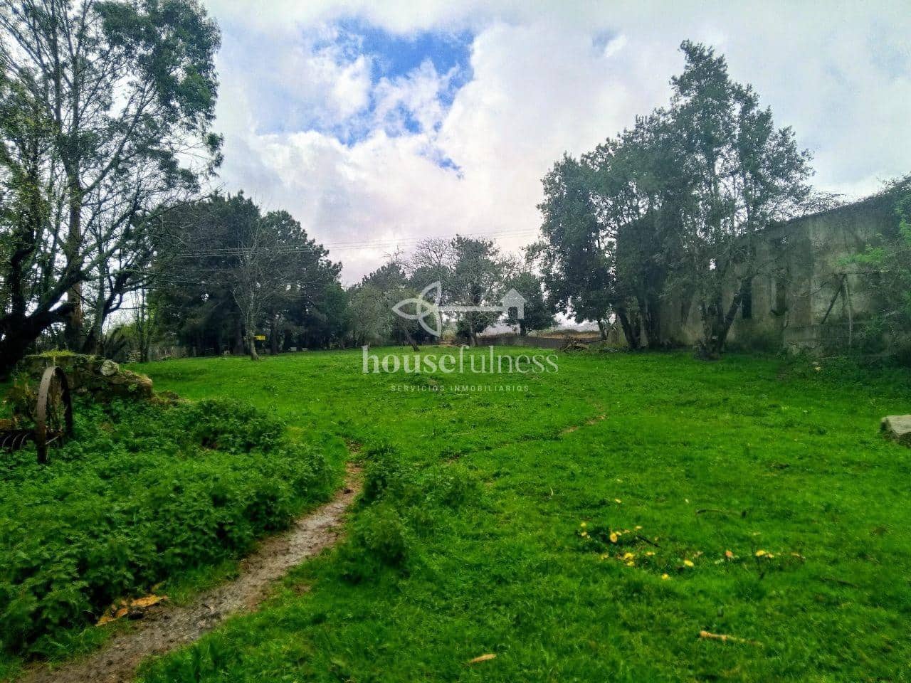Ubebygd land til salgs i Ferrol - € 200 000 (Ref: 10145711)