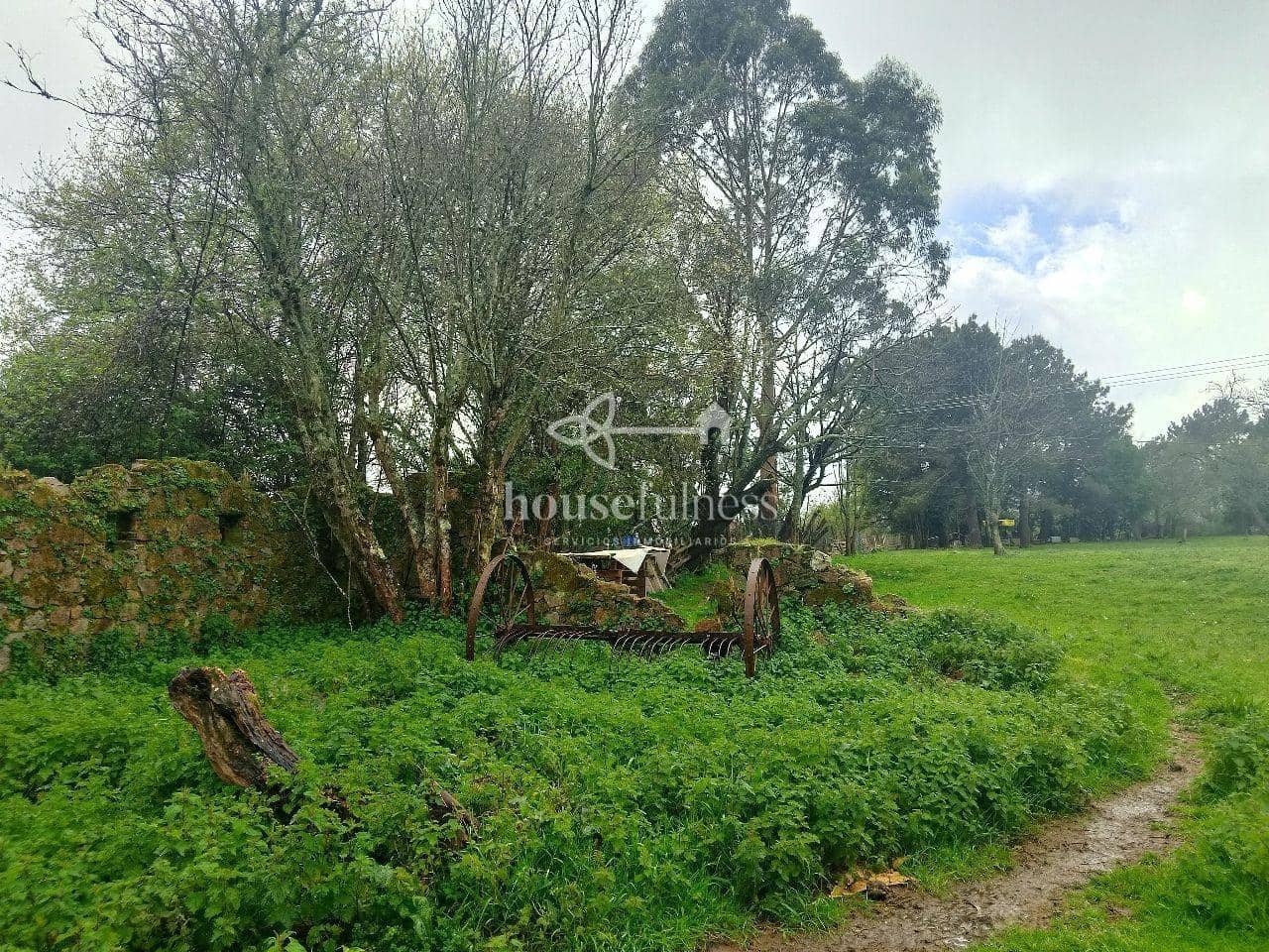 Ubebygd land til salgs i Ferrol - € 200 000 (Ref: 10145711)