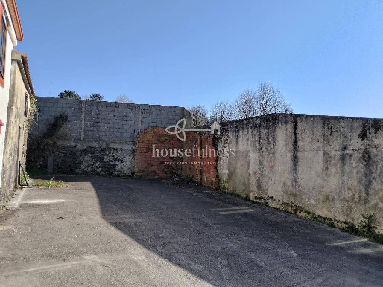 5 bedroom Townhouse for sale in Naron with garage - € 44,999 (Ref: 9218839)