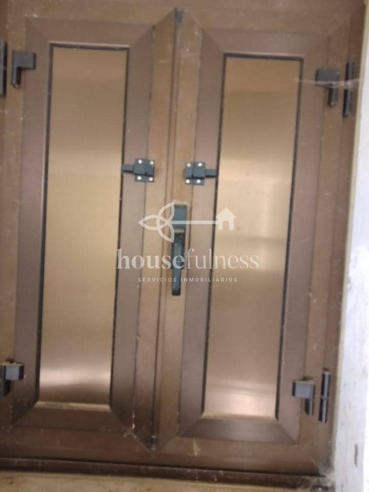 5 bedroom Townhouse for sale in Naron with garage - € 44,999 (Ref: 9218839)