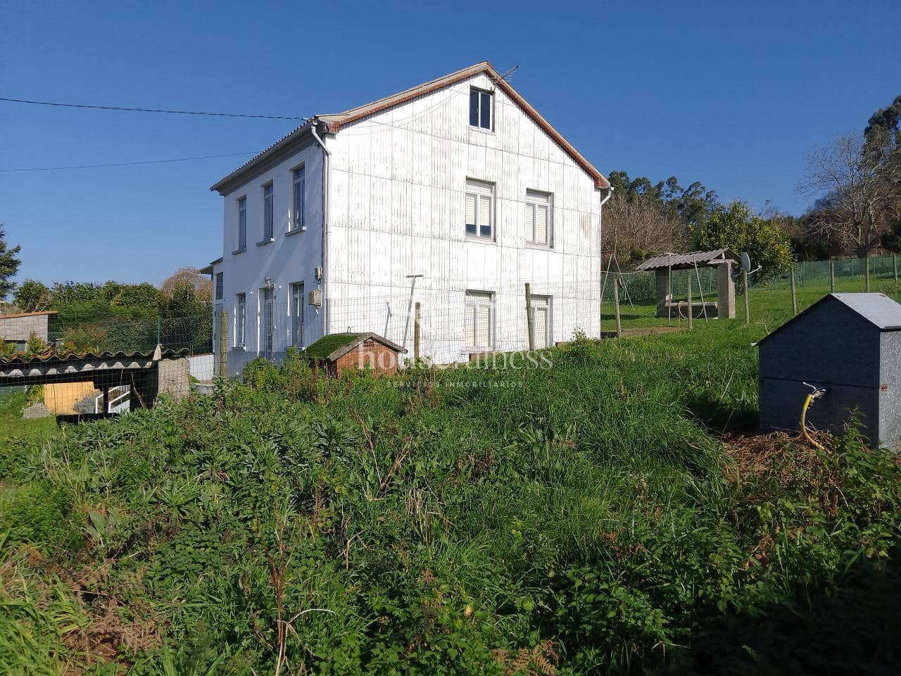 5 bedroom Townhouse for sale in Naron with garage - € 44,999 (Ref: 9218839)