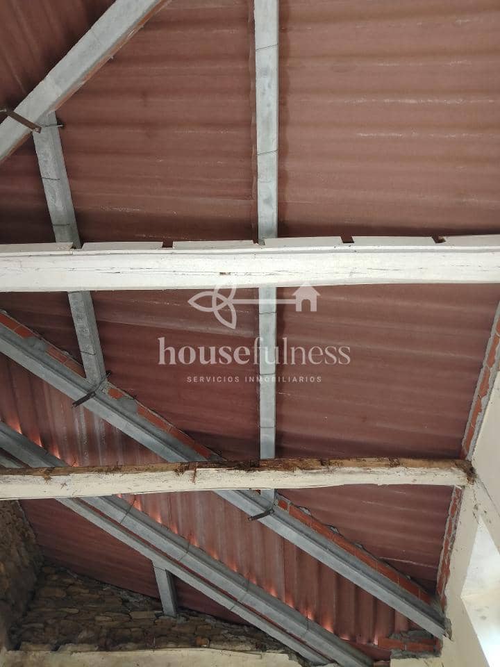 5 bedroom Townhouse for sale in Naron with garage - € 44,999 (Ref: 9218839)