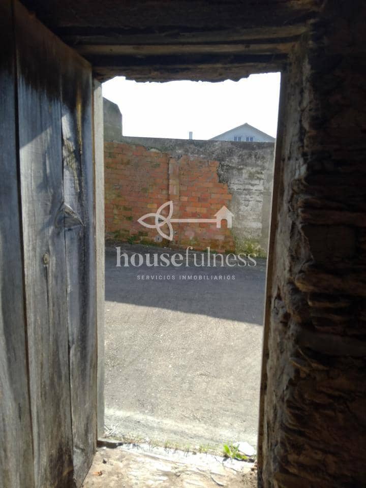 5 bedroom Townhouse for sale in Naron with garage - € 44,999 (Ref: 9218839)