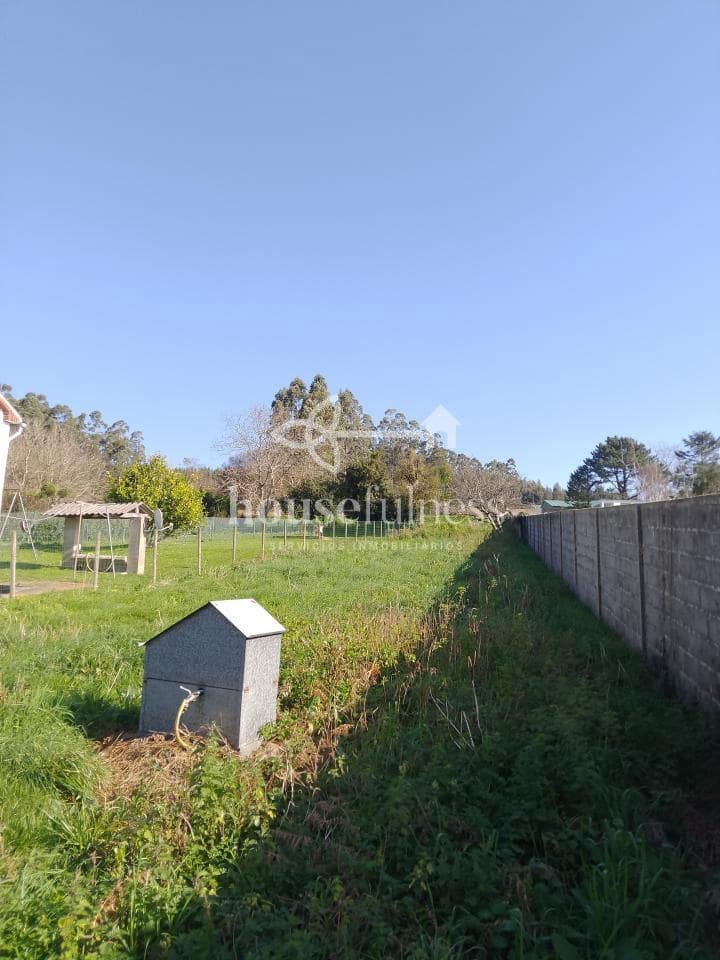 5 bedroom Townhouse for sale in Naron with garage - € 44,999 (Ref: 9218839)