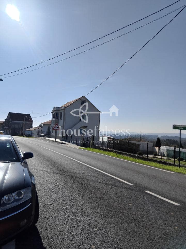 5 bedroom Townhouse for sale in Naron with garage - € 44,999 (Ref: 9218839)