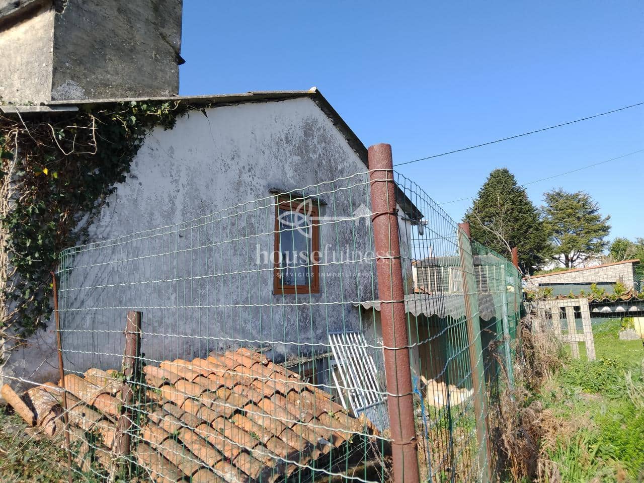 5 bedroom Townhouse for sale in Naron with garage - € 44,999 (Ref: 9218839)