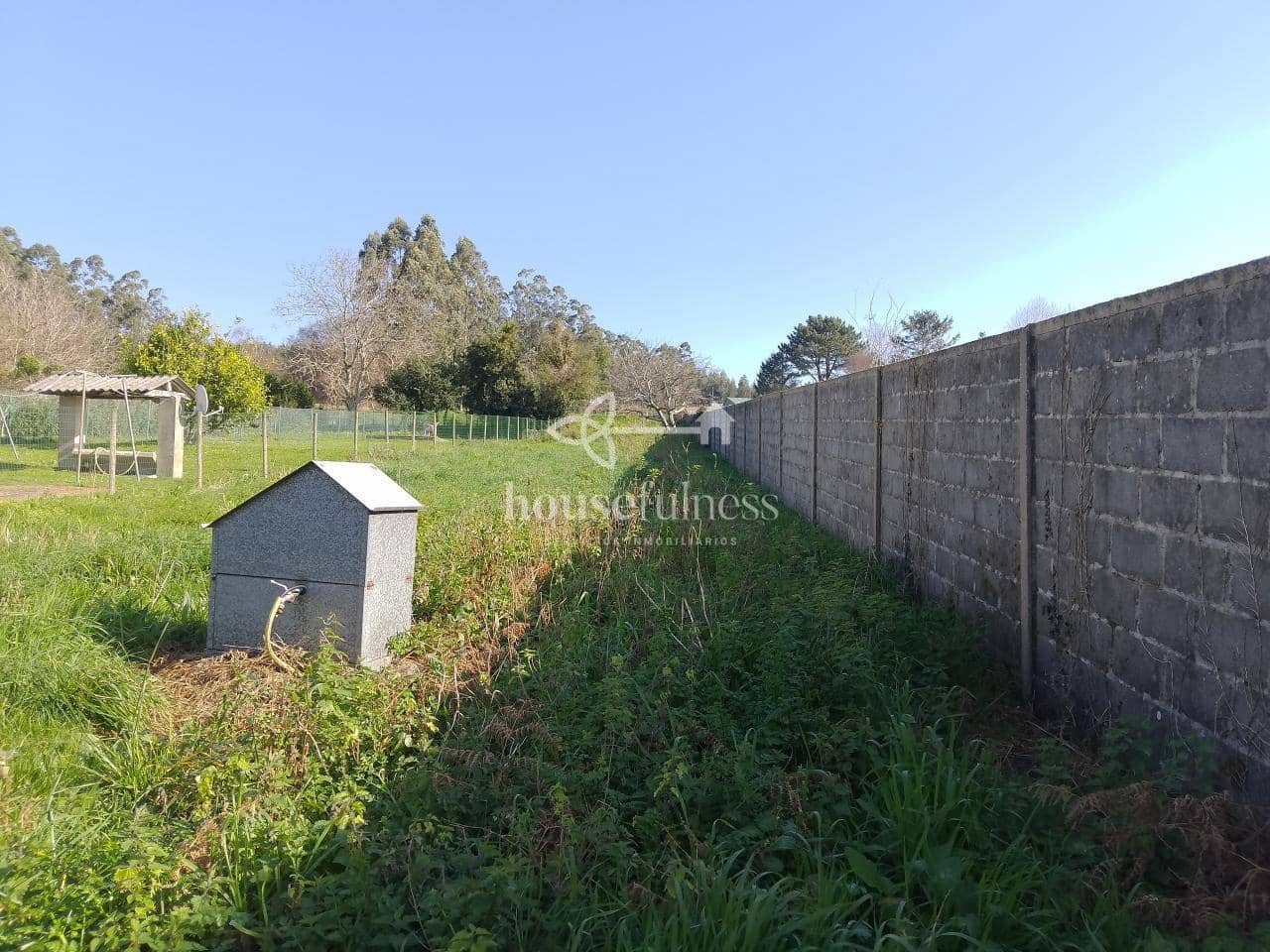 5 bedroom Townhouse for sale in Naron with garage - € 44,999 (Ref: 9218839)