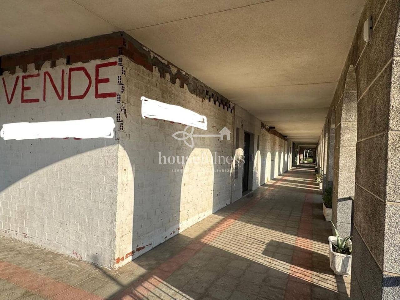 Kommersiell till salu i Naron - 79 000 € (Ref: 9218840)