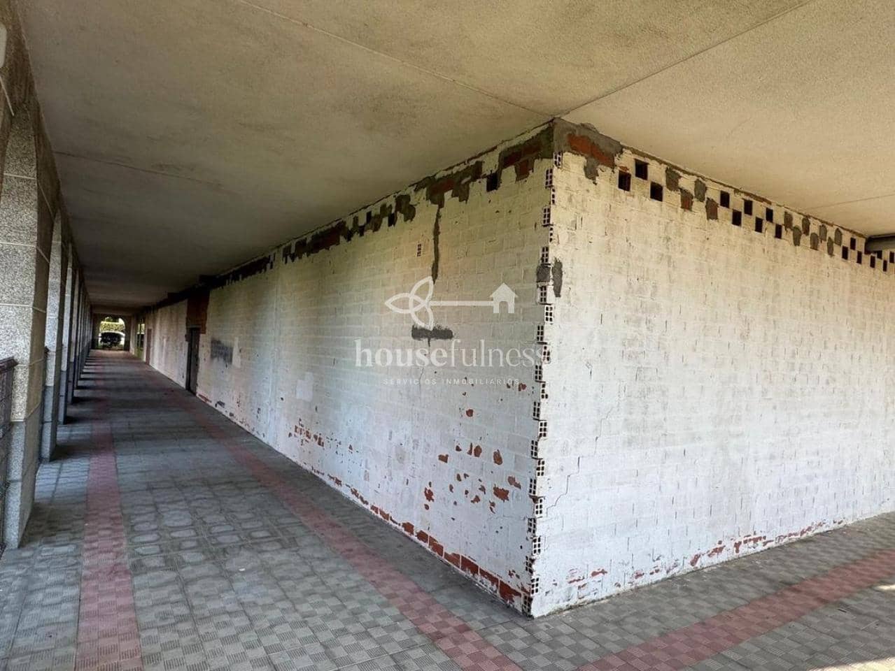 Kommersiell till salu i Naron - 79 000 € (Ref: 9218840)
