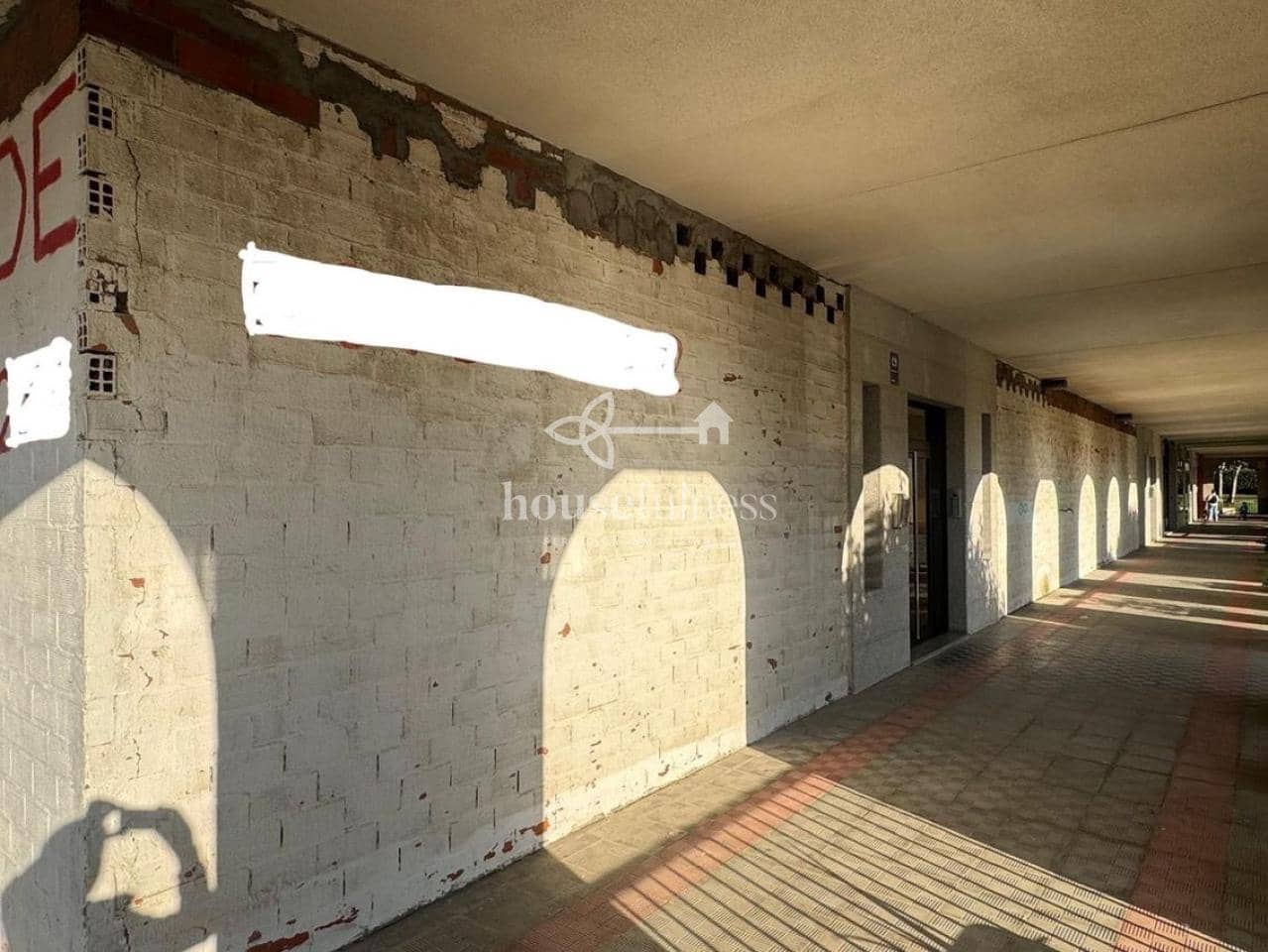 Kommersiell till salu i Naron - 79 000 € (Ref: 9218840)