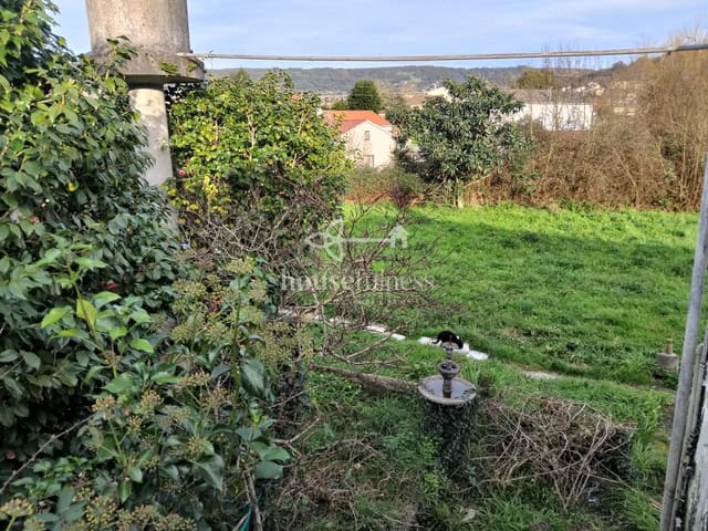 8 bedroom Villa for sale in Fene - € 75,000 (Ref: 9218846)