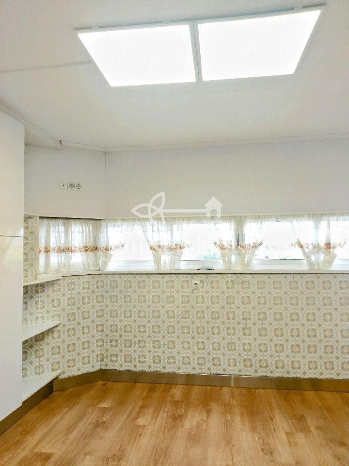 3 soveværelse Lejlighed til salg i Naron med garage - € 129.500 (Ref: 9218847)