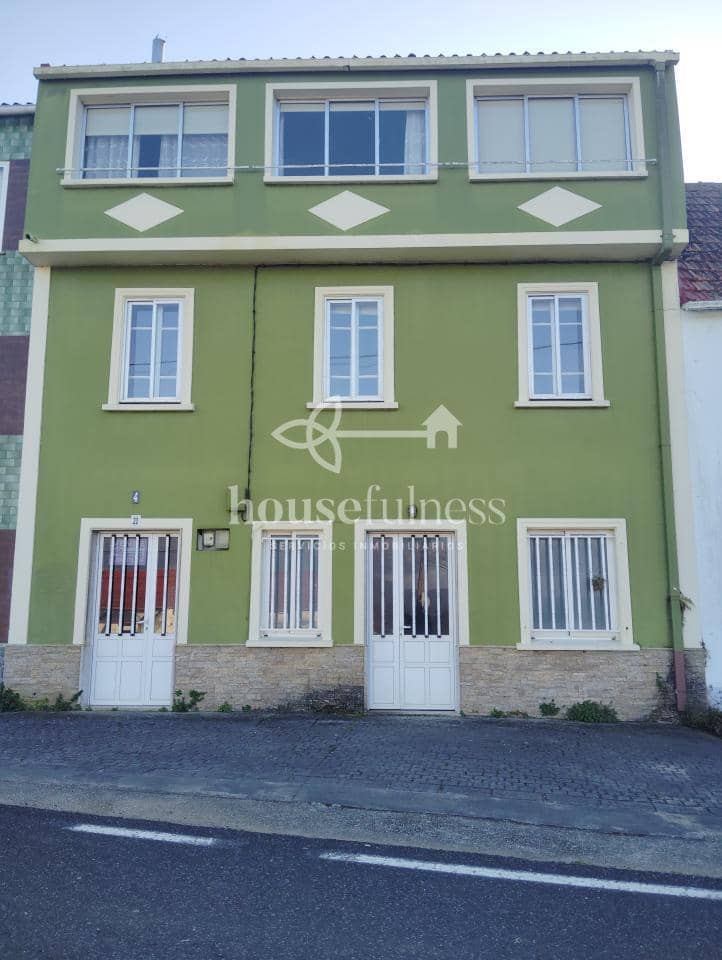 Casa de 4 habitaciones en Valdoviño en venta con garaje - 150.000 € (Ref: 9218852)