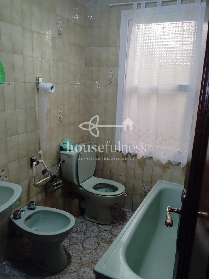 Casa de 4 habitaciones en Valdoviño en venta con garaje - 150.000 € (Ref: 9218852)