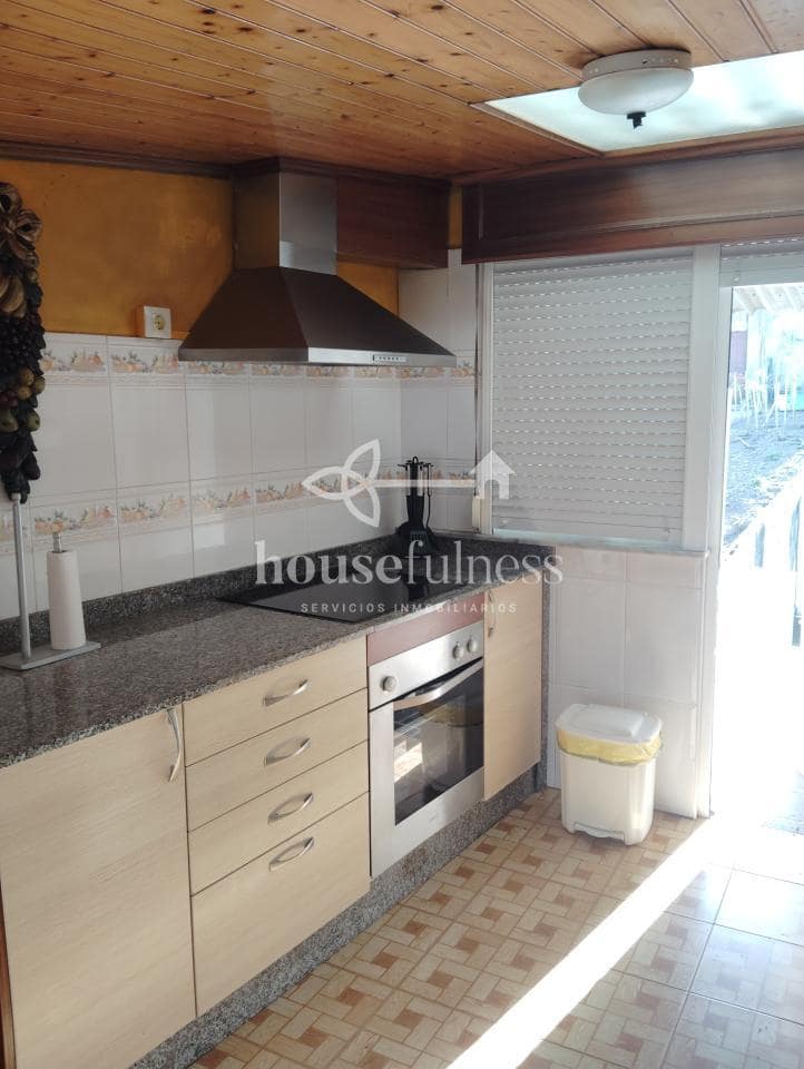 Casa de 4 habitaciones en Valdoviño en venta con garaje - 150.000 € (Ref: 9218852)