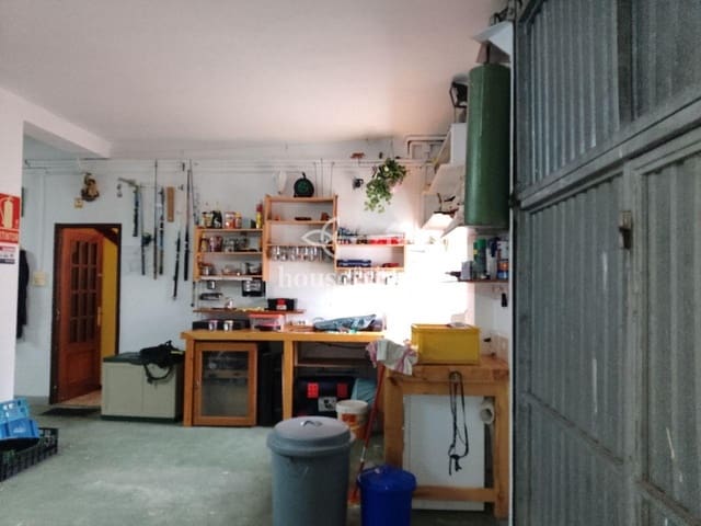 6 bedroom Semi-detached Villa for sale in Cariño with garage - € 155,000 (Ref: 9218856)